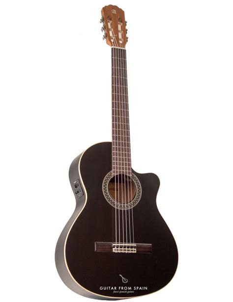 Camps M6 Classical Guitar