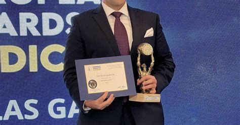 El pozoalbense Blas García recibe el premio al Mejor Cirujano en