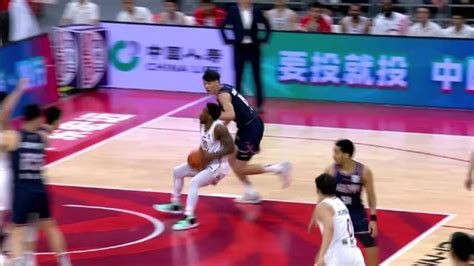 🏀胡明轩21分 周琦受伤后返场 广东加时胜北控止3连败 直播吧