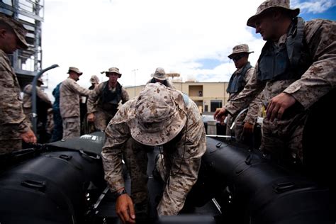 Dvids Images Recon Marines Interact Train With Sailors On