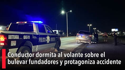 Conductor Dormita Al Volante Sobre El Bulevar Fundadores Y Protagoniza