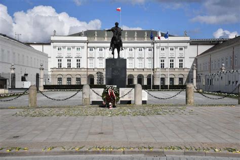 Pikieta Pod Pa Acem Prezydenckim Ta Bran A Wyrazi Swoje Niezadowolenie