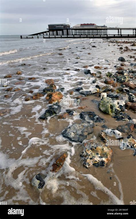 Low Tide Uncovered Stones Cromer Pier And Lifeboat Station Cromer