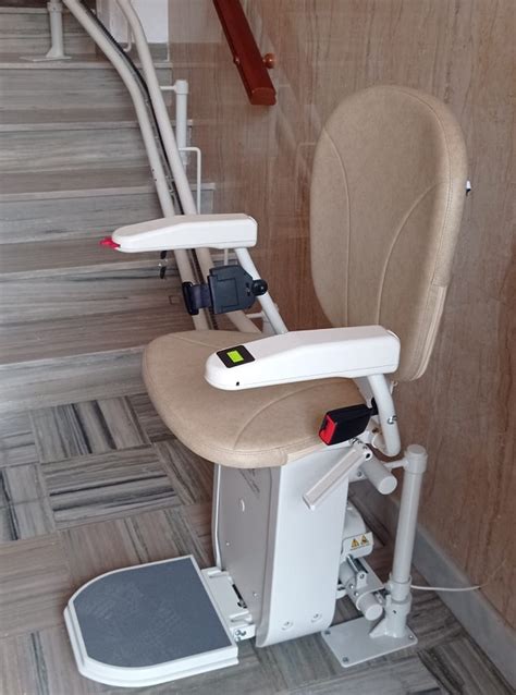 Simotec Instala Su Silla Salvaescaleras Afrodita En Catral