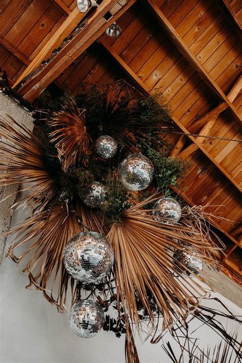 Lsadecortrend Cool New Ways To Use Disco Balls At Weddings Disco