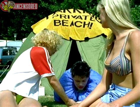 Naked Beatrice Manowski in Und tschüss