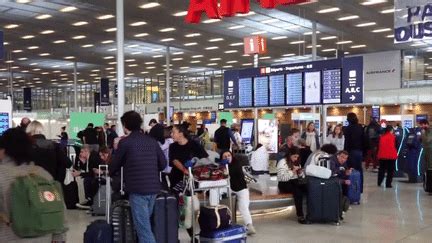 Fausses alertes à la bombe des lieux touristiques des aéroports et