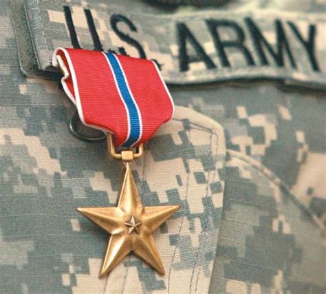 2 Soldiers Honored For Iraq Service