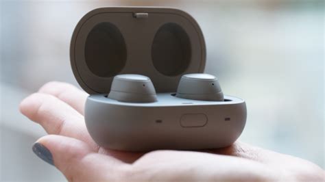 Samsung Gear Iconx 2018 Preview Review 2017 Pcmag Uk