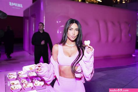 Kim Kardashian 19 Nude Sexy Collections Nudes 69