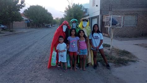 Un Pesebre Viviente Con Los Reyes Magos Pasaron Nuevamente Por Las