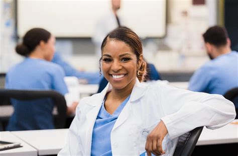 What career benefits come with advancing to a nurse practitioner role ...