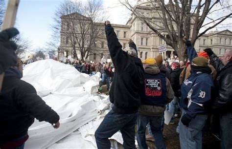 Michigan On Verge Of Becoming Right To Work State As Lawmakers Cast