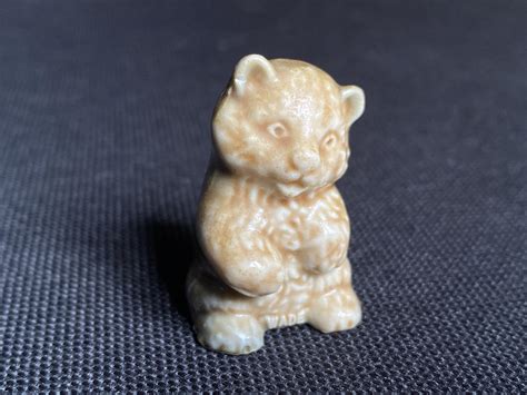 Cat Figurine | Collectors Weekly