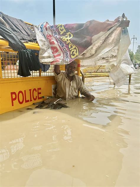 Delhi Flood News Highlights Yamuna Water Level Starts Receding Low