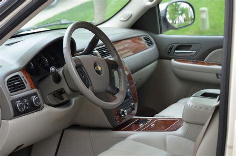 2008 Chevy Tahoe Ltz Interior