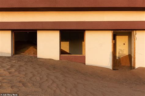 The haunting abandoned village near Dubai that's slowly being buried by ...