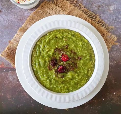 Palak Khichdi Recipe How To Make Palak Khichdi Maayeka