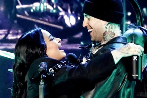 Demi Lovato and Fiancé Jordan 'Jutes' Lutes Share New Year's Kiss on ...