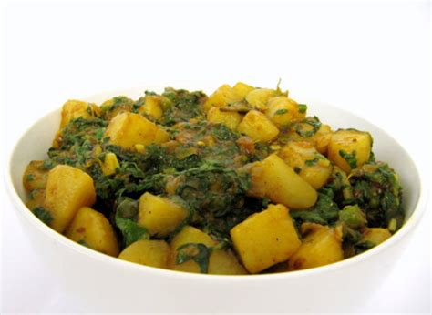 आलू पालक की सूखी ज़ायकेदार सब्जी Aloo Palak Recipe In Hindi