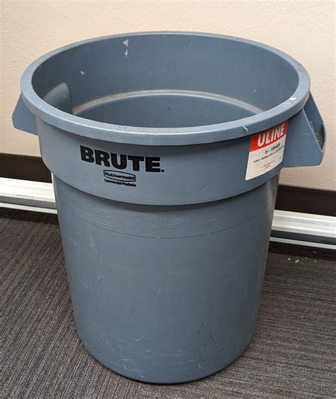 Rubbermaid Brute Grey 20 Gallon Heavy-Duty Plastic Trash Can - Used - Welter Storage