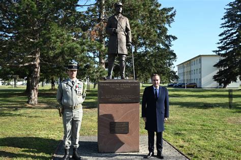 Ministère des Armées on Twitter RT SebLecornu Le régiment du