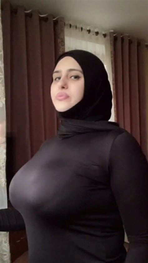 Pin By Charles Pearson On Curvy Outfits Beautiful Arab Women Arab Women Beautiful Iranian Women