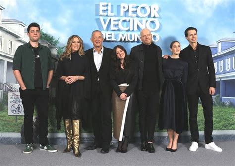 Tom Hanks Con Su Mujer Y Su Hijo Presentan Su Nueva Película En Madrid