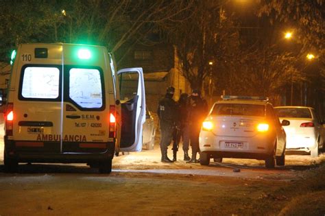 Pelea En El Barrio Carlos Berg Un Joven Fue Hospitalizado Con Una