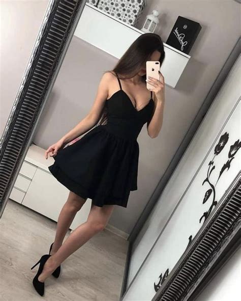 Cómo Combinar Un Vestido Negro Actitudfem