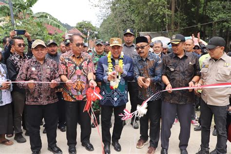 Ngompreng Bareng Pj Bupati Arsan Latif Resmikan Jalan Tangsijaya