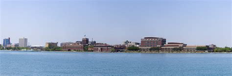 Detroit Riverfront by AaronMk on DeviantArt