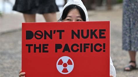 Jap N Verter Al Mar Agua Tratada De La Destruida Planta Nuclear