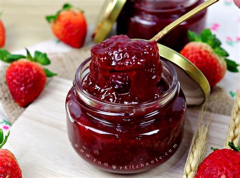 Homemade Strawberry Jam - Yummy Kitchen