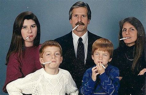 These 25 Family Portraits Went Hilariously Wrong | Awkward family ...