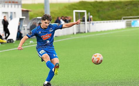 R festival offensif de Lannion face à Saint Brandan Quintin Foot Amateur Bretagne