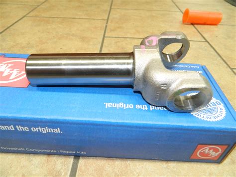 Gm Chevy 27 Spline Slip Yoke 13501355 Series Universal Joint U Joint