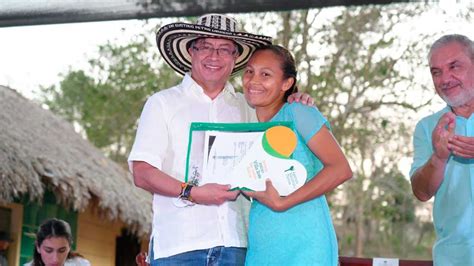 Entrega De Predios De La Agencia Nacional De Tierras A Campesinos