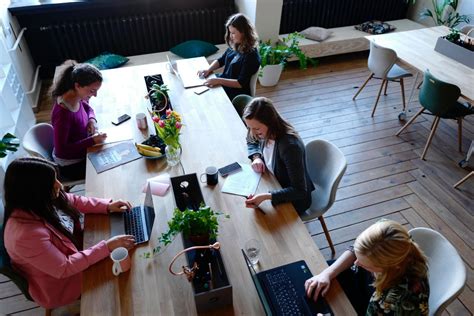 The Pros And Cons Of Working In A Coworking Space