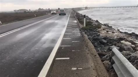 Maltempo Il Comune Di Cagliari Mareggiata Con Onde Di Metri Sulla