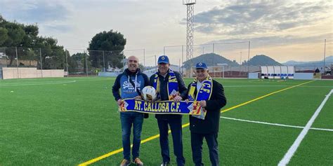 Toni Pérez inaugura el nuevo césped artificial del campo de fútbol de