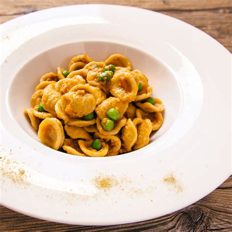 Orecchiette Al Rag Di Soia Con Piselli