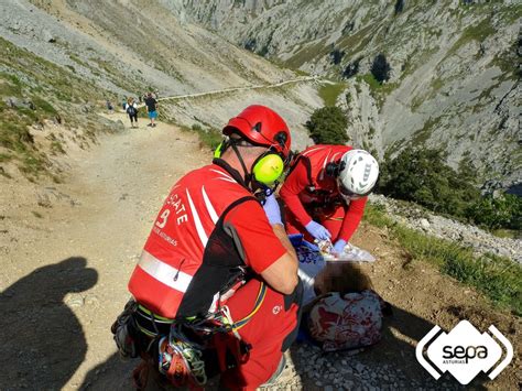 Evacuada En Helicóptero Una Mujer Herida Mientras Hacía La Ruta Del Cares