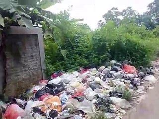 Sampah Berserakan Di Jalan Setu Kulon Tempo Witness