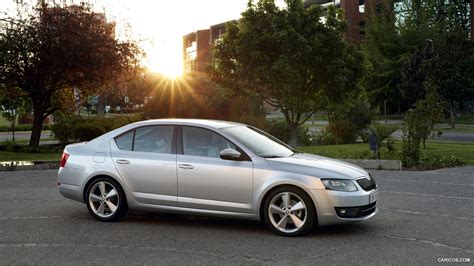 Skoda Octavia 2013my Front