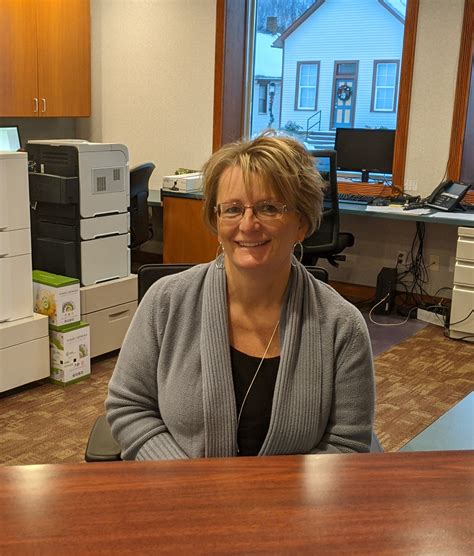 New Albin Savings Bank - Shelly at the Bank in 2020 | Facebook