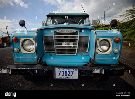 Classic Landrover Hi Res Stock Photography And Images Alamy