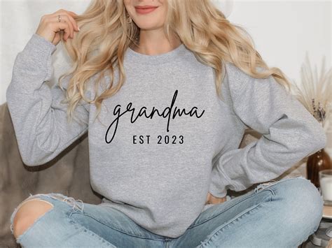 Personalized Grandma Est Sweatshirt Mothers Day Gift Nana Sweatshirt