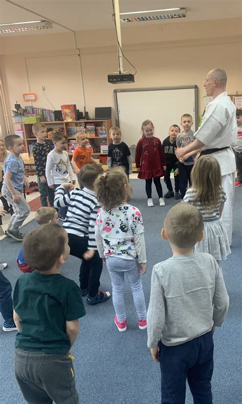 Spotkanie Tygrysków i Muchomorków z trenerem oraz instruktorem karate