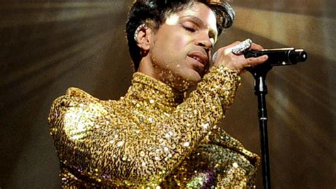 Los 10 Principales Atuendos Legendarios De Prince Catawiki